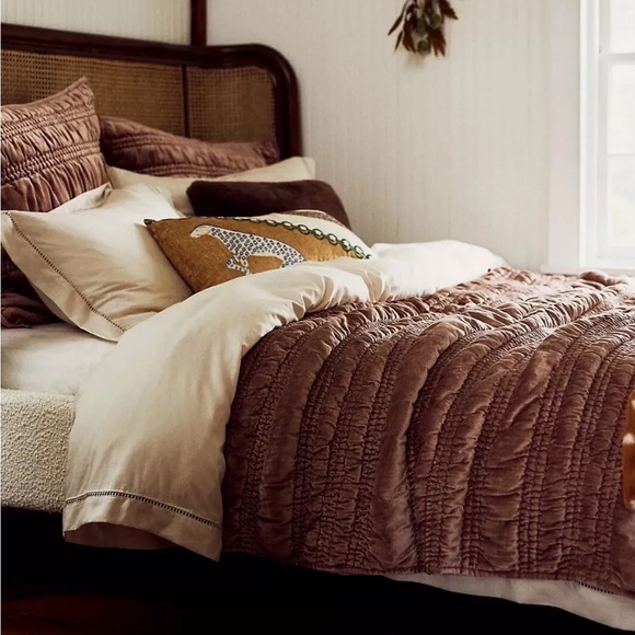 NWOT Anthropologie Lustered Velvet Alastair TWIN Quilt In Peach - Picture 3 of 7